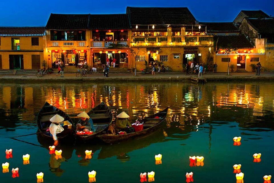 Khám Phá Hội An: Phố Cổ Huyền Bí & Trải Nghiệm Độc Đáo